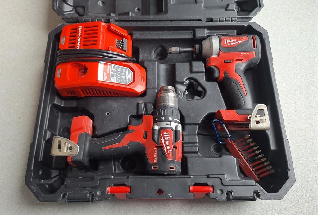 Milwaukee M18 CBLPP2A-402C slagschroevendraaier boormachine, Doe-het-zelf en Verbouw, Gereedschap | Boormachines, Zo goed als nieuw