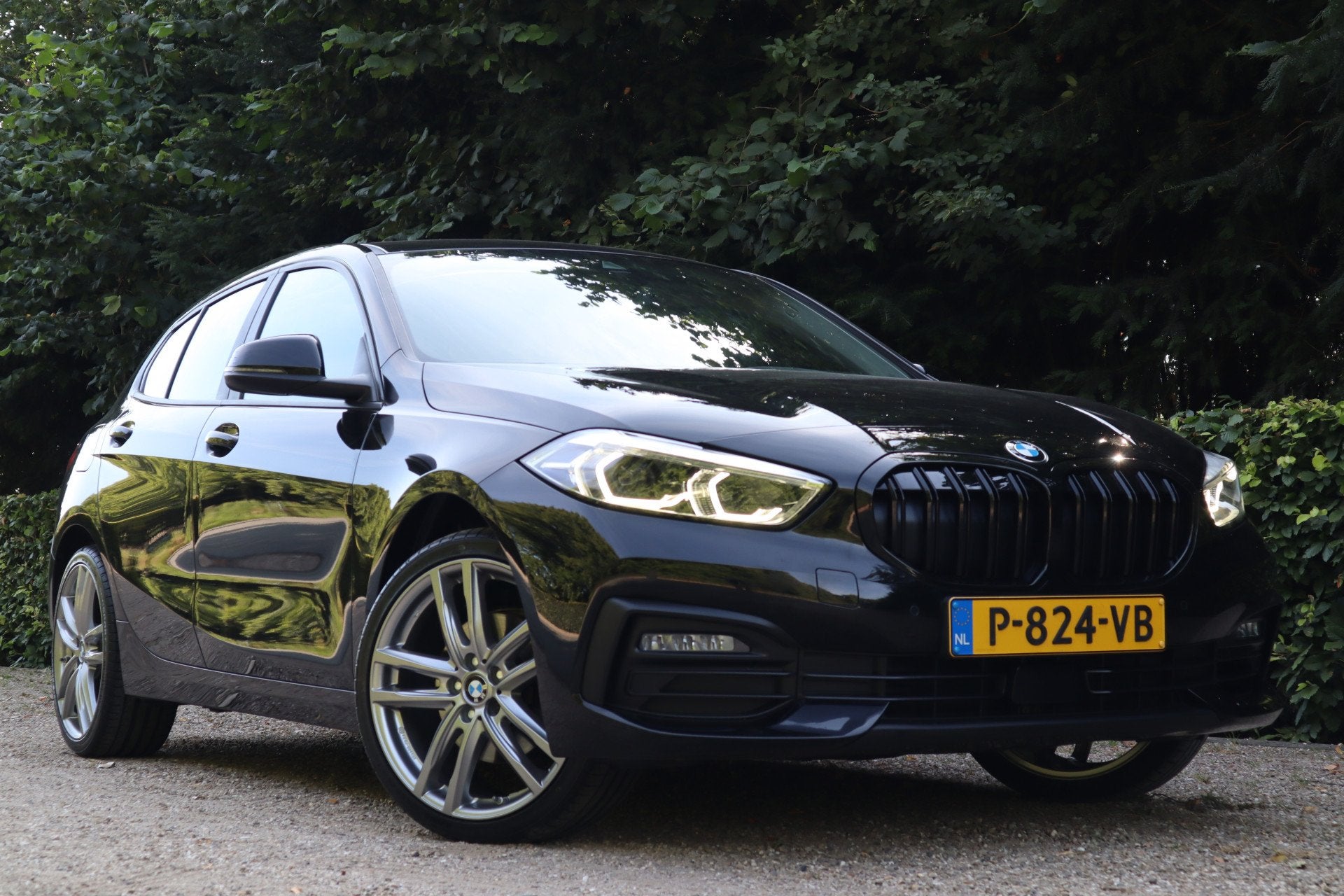 BMW 1-serie Business Edition | Carplay | Navi | 1e eigenaar, 12 maanden, Gebruikt, Zwart, Origineel Nederlands