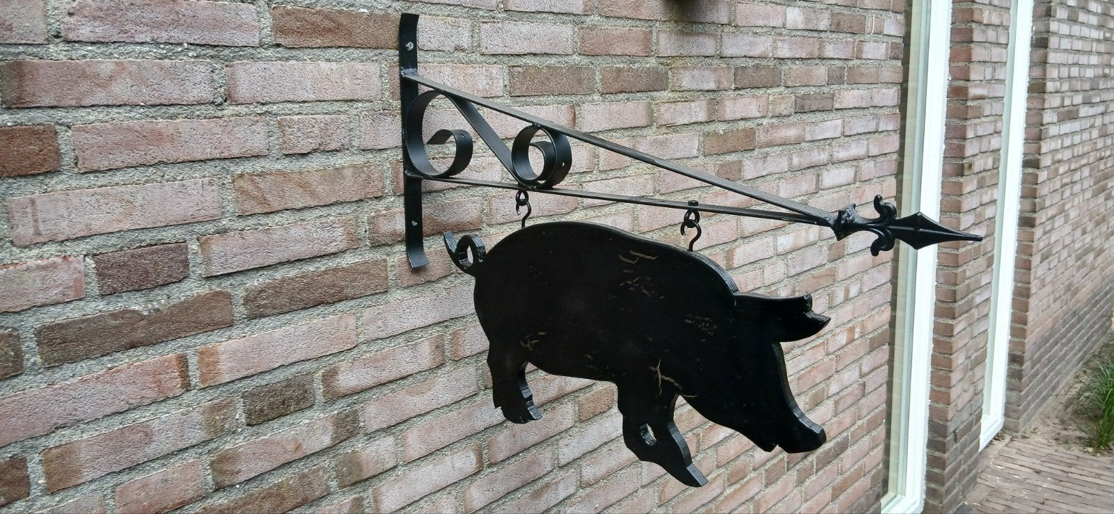 Varken uithangbord groot, Ophalen