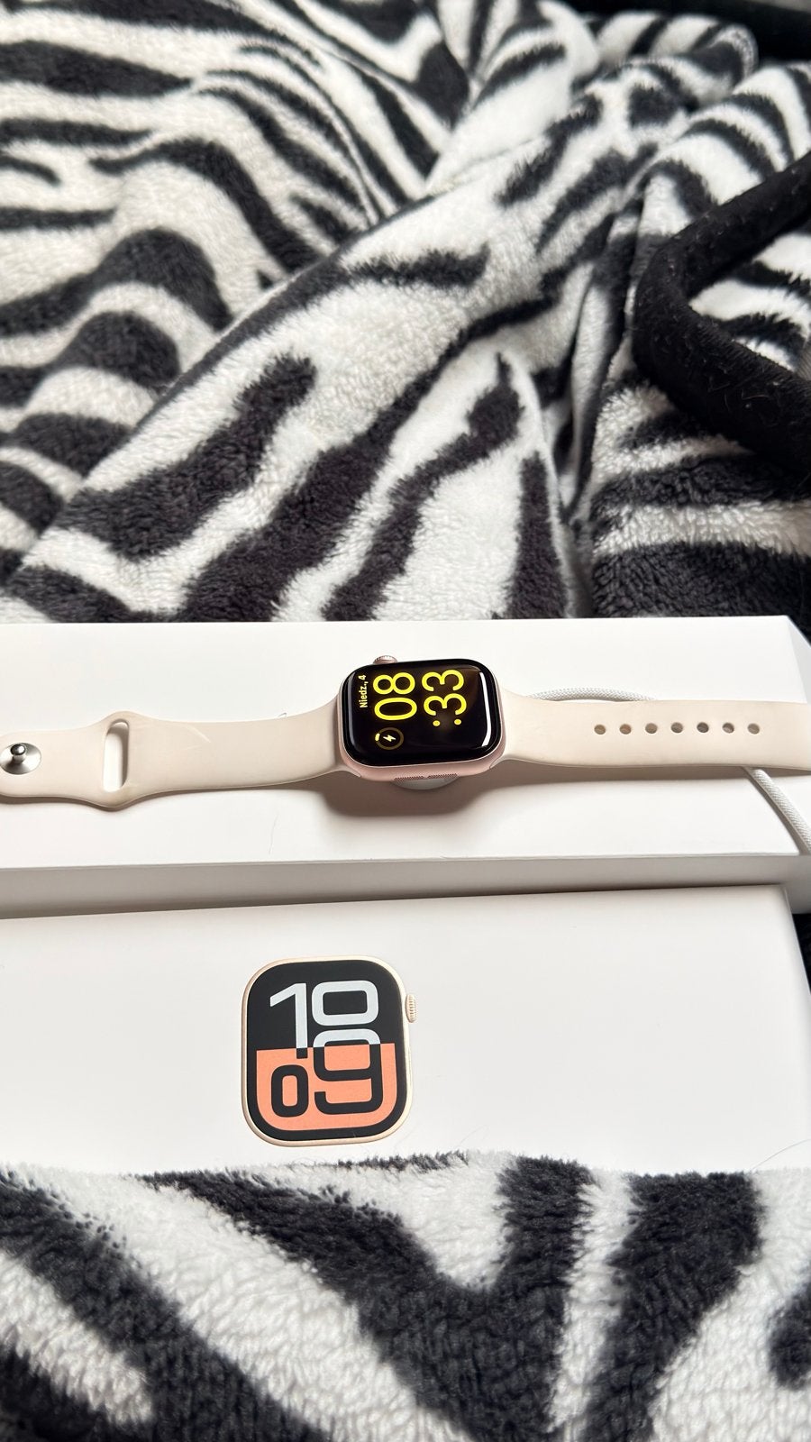 Apple Watch Series 10 - Zo goed als nieuw, Sieraden, Tassen en Uiterlijk, Ophalen of Verzenden, Zo goed als nieuw, Roze, IOS
