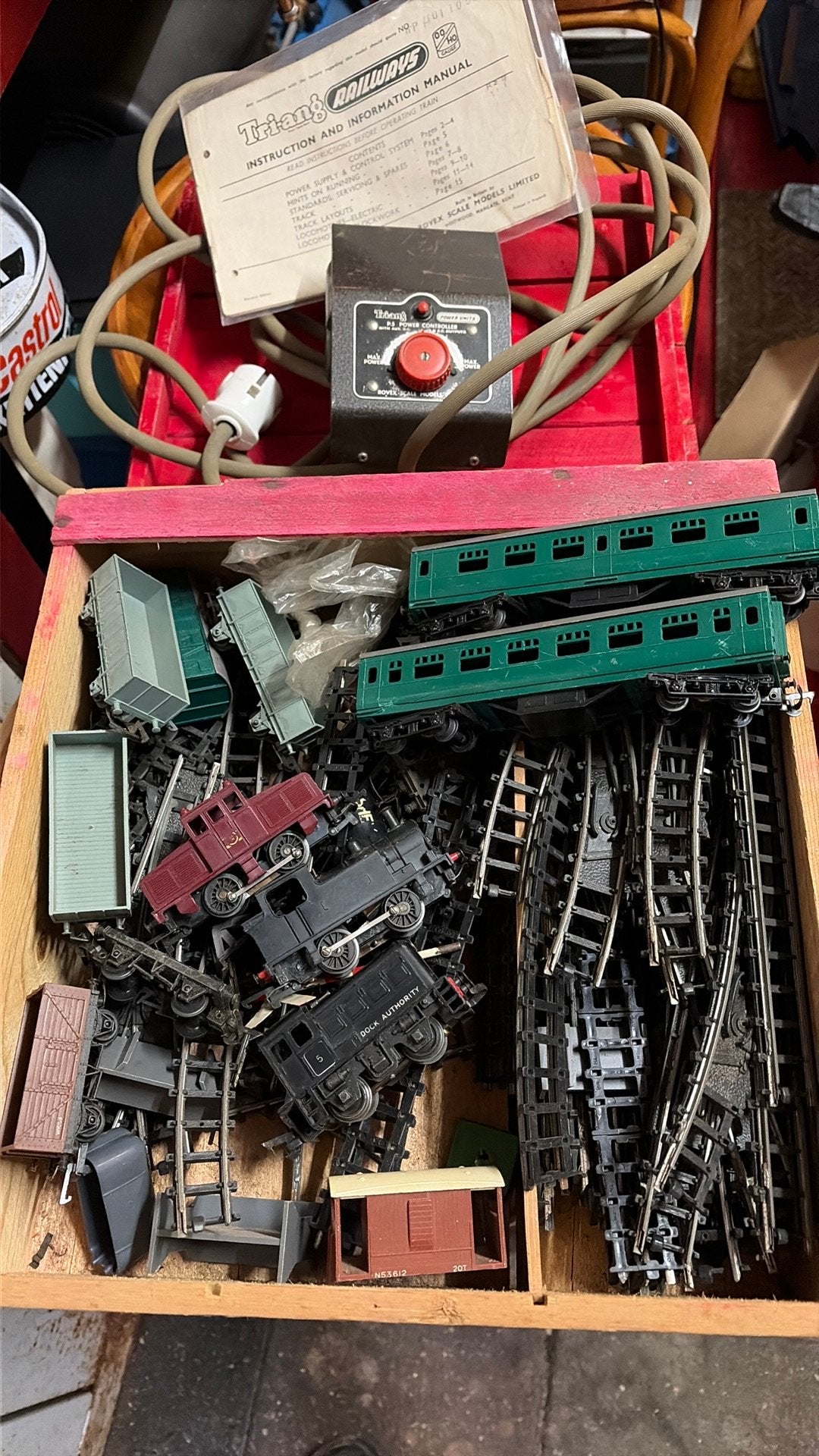 Triang electrische trein met spoor wagons erc vintage, Ophalen, Gebruikt, Gelijkstroom, Treinset