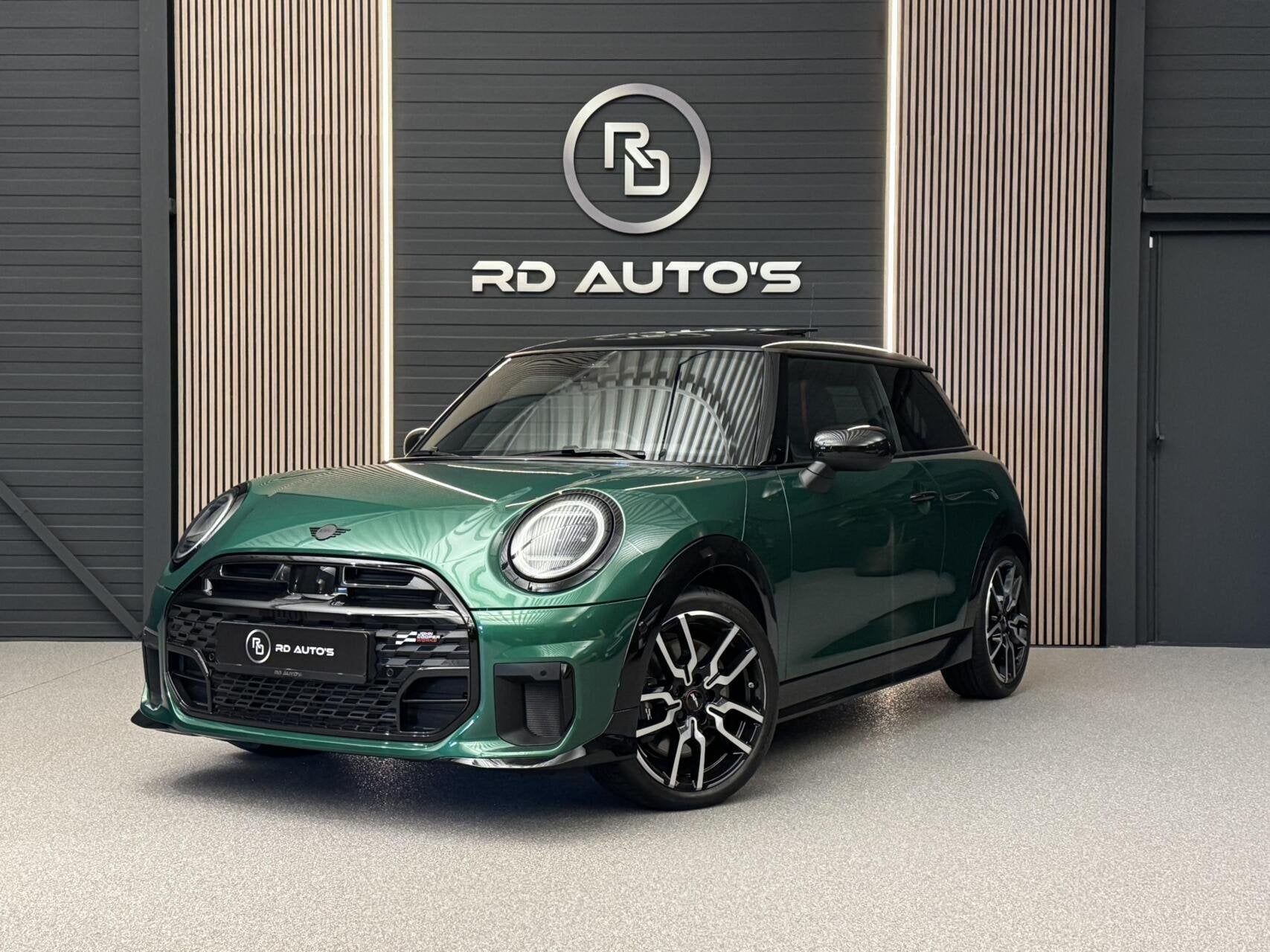 Mini Mini 2.0 Cooper S/ John Cooper Works/ Pano/ Camera/ Hud, Auto's, Gebruikt, Zwart, 4 cilinders, 4 stoelen