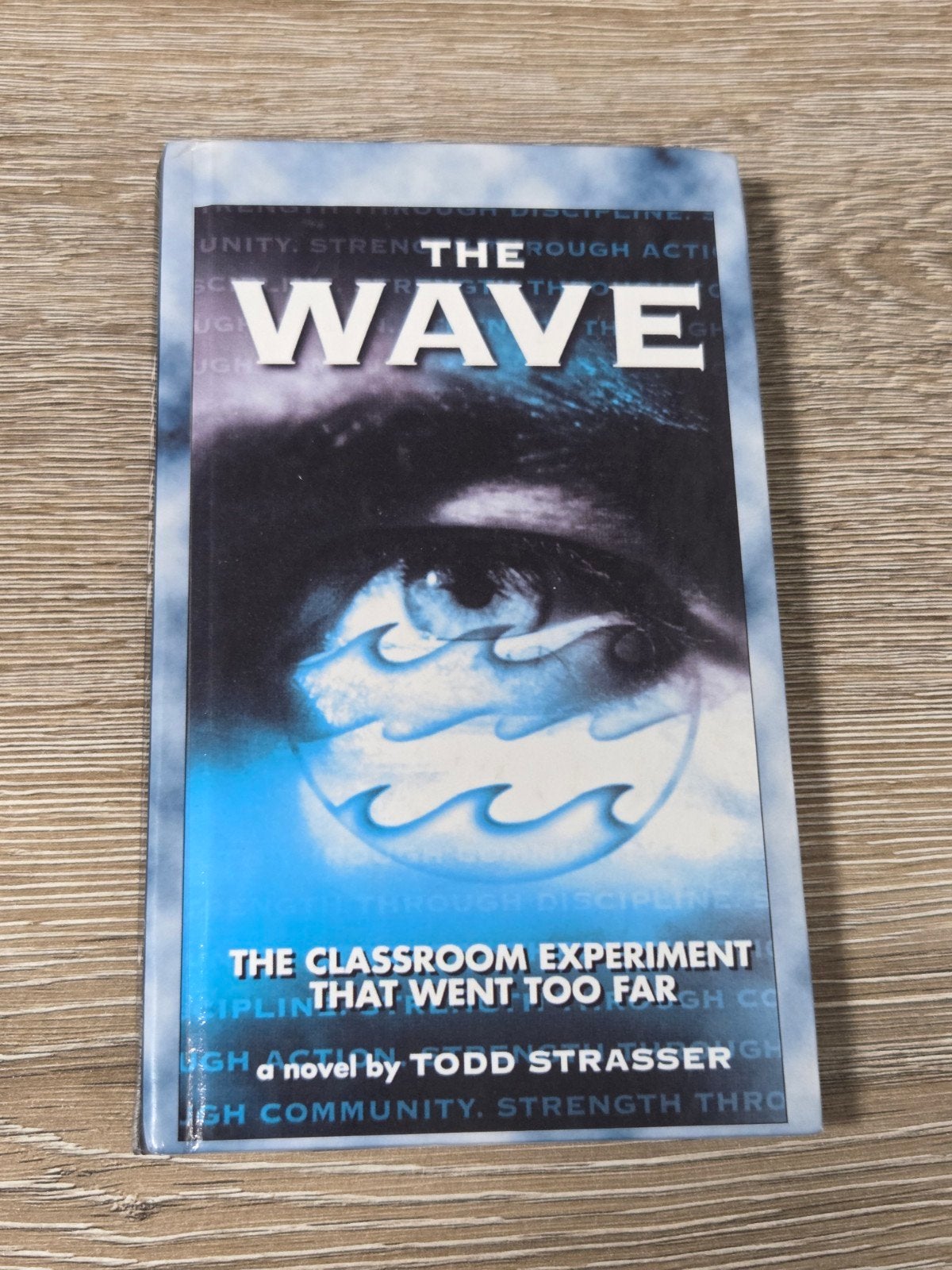 The WAVE, Ophalen of Verzenden, Gelezen, Todd Strasser