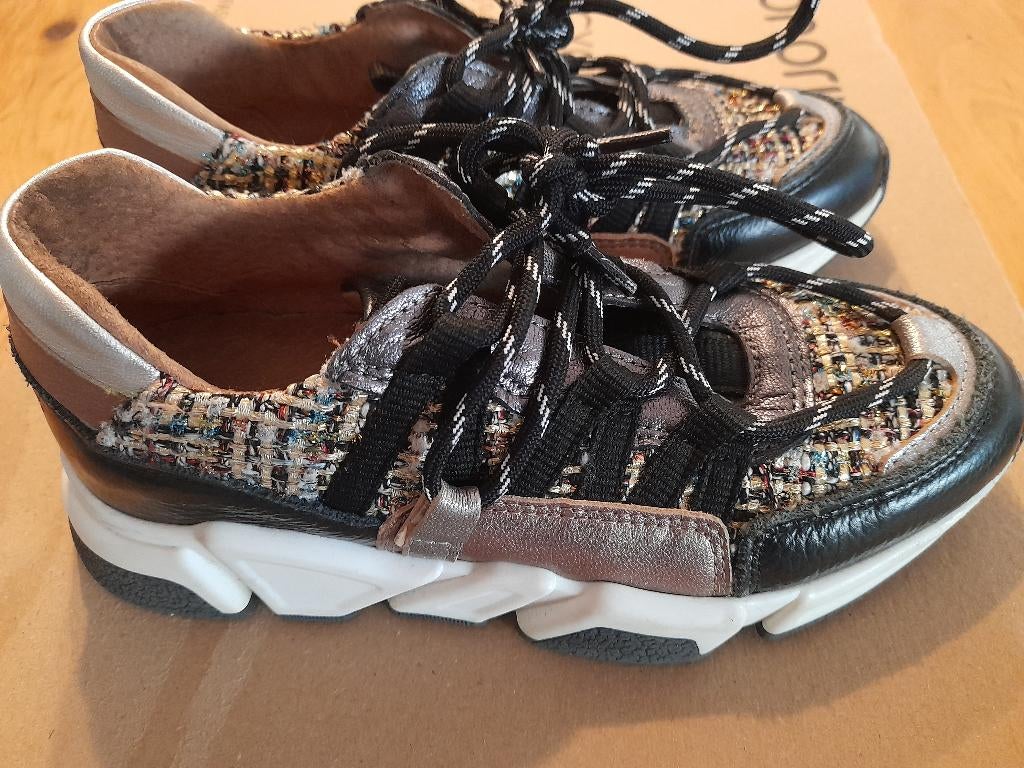 Paar dames schoenen maat 36 merk DWRS, DWRS, Overige kleuren, Ophalen of Verzenden, Sneakers of Gympen