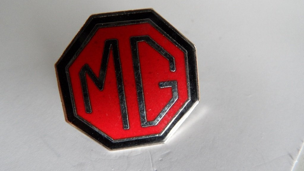 MG sportwagen speld, geëmailleerd, Verzenden, Gebruikt, Merk, Speldje of Pin