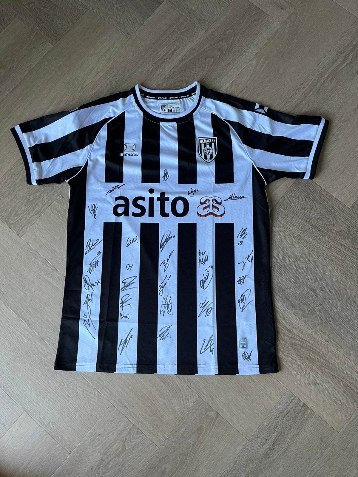 Heracles almelo gesigneerd shirt, Ophalen of Verzenden, Zo goed als nieuw, Shirt