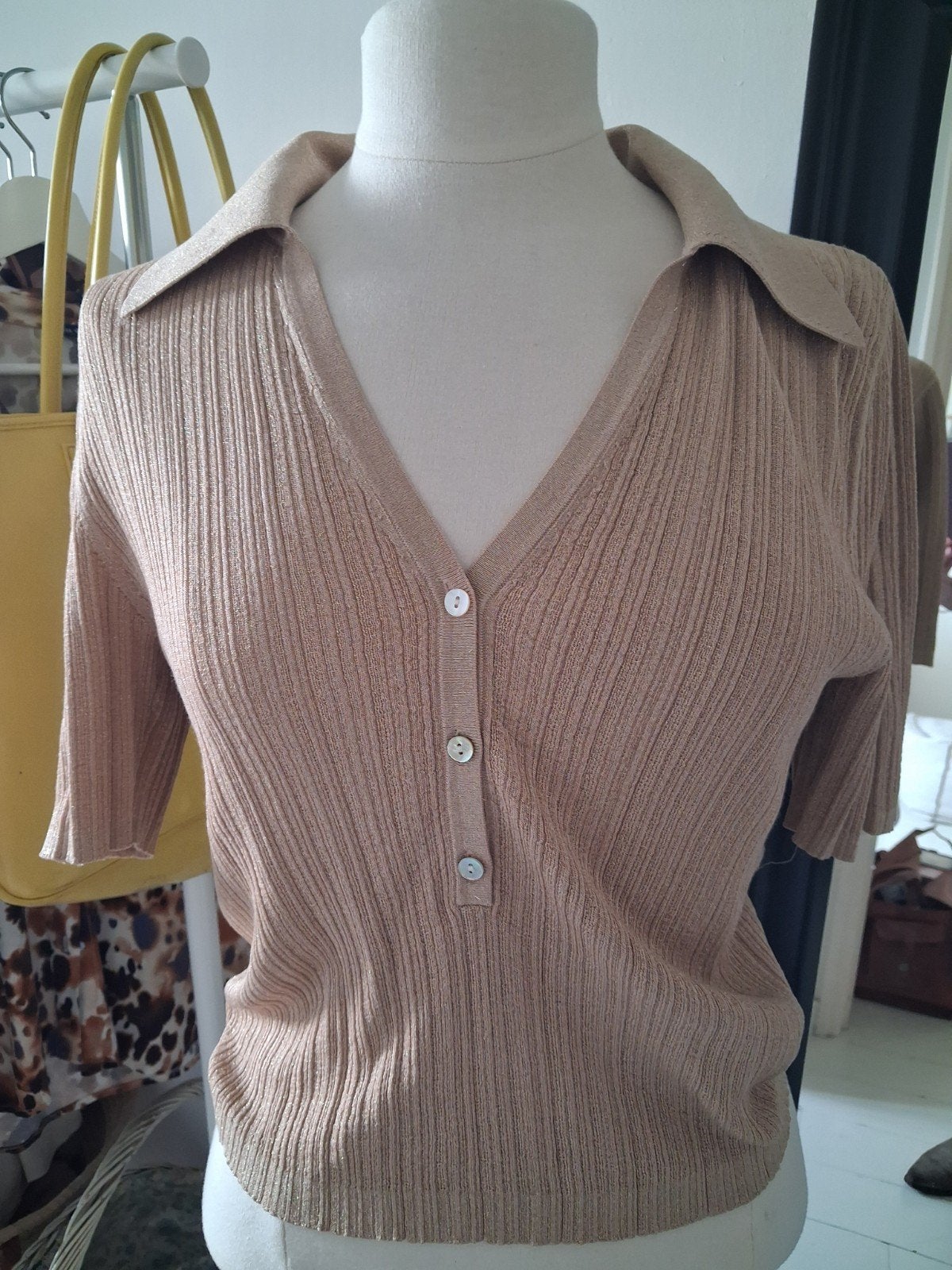 Ribgebreide top met kraag en knoopjes - & Other Stories, Beige, & Other Stories, Ophalen of Verzenden, Zo goed als nieuw