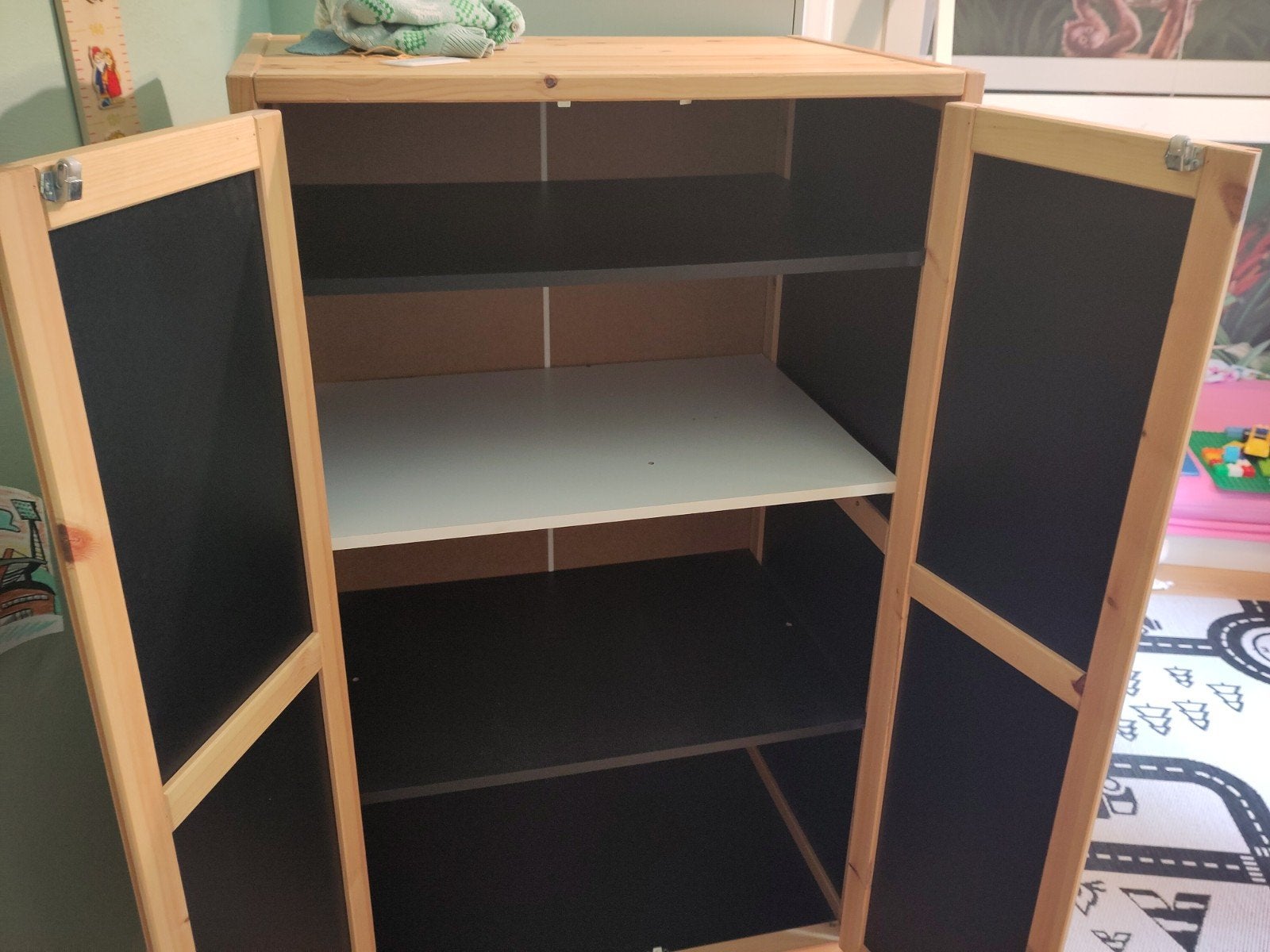 kastje voor kinderkamer, Ophalen