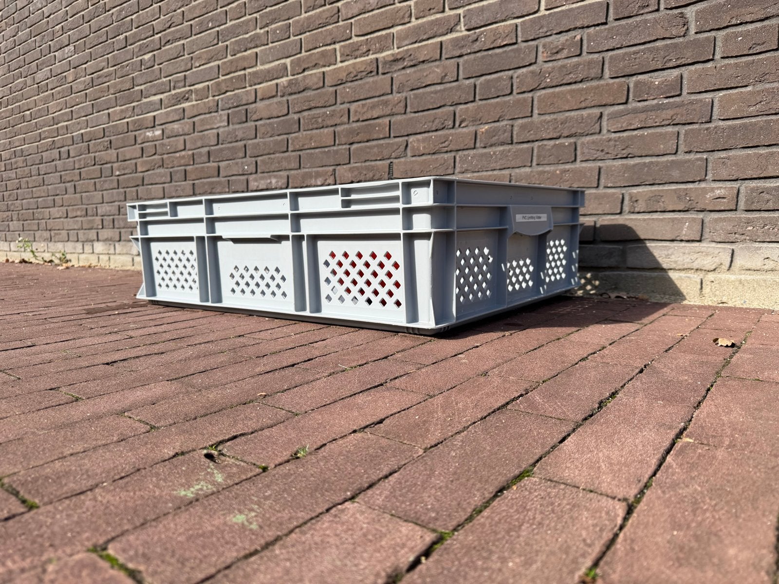 Grote grijze hele stevige kunststof broodkratten 4 st, 40 tot 60 cm, Minder dan 35 cm, Zo goed als nieuw, Krat