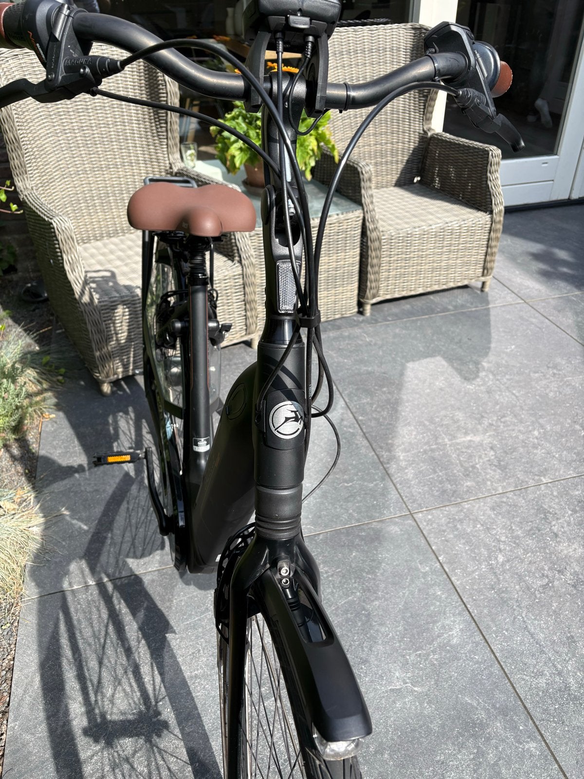 Foto 3 van Nieuwstaat! Gazelle Grenoble C8 HMB E-bike platin accu 500wh