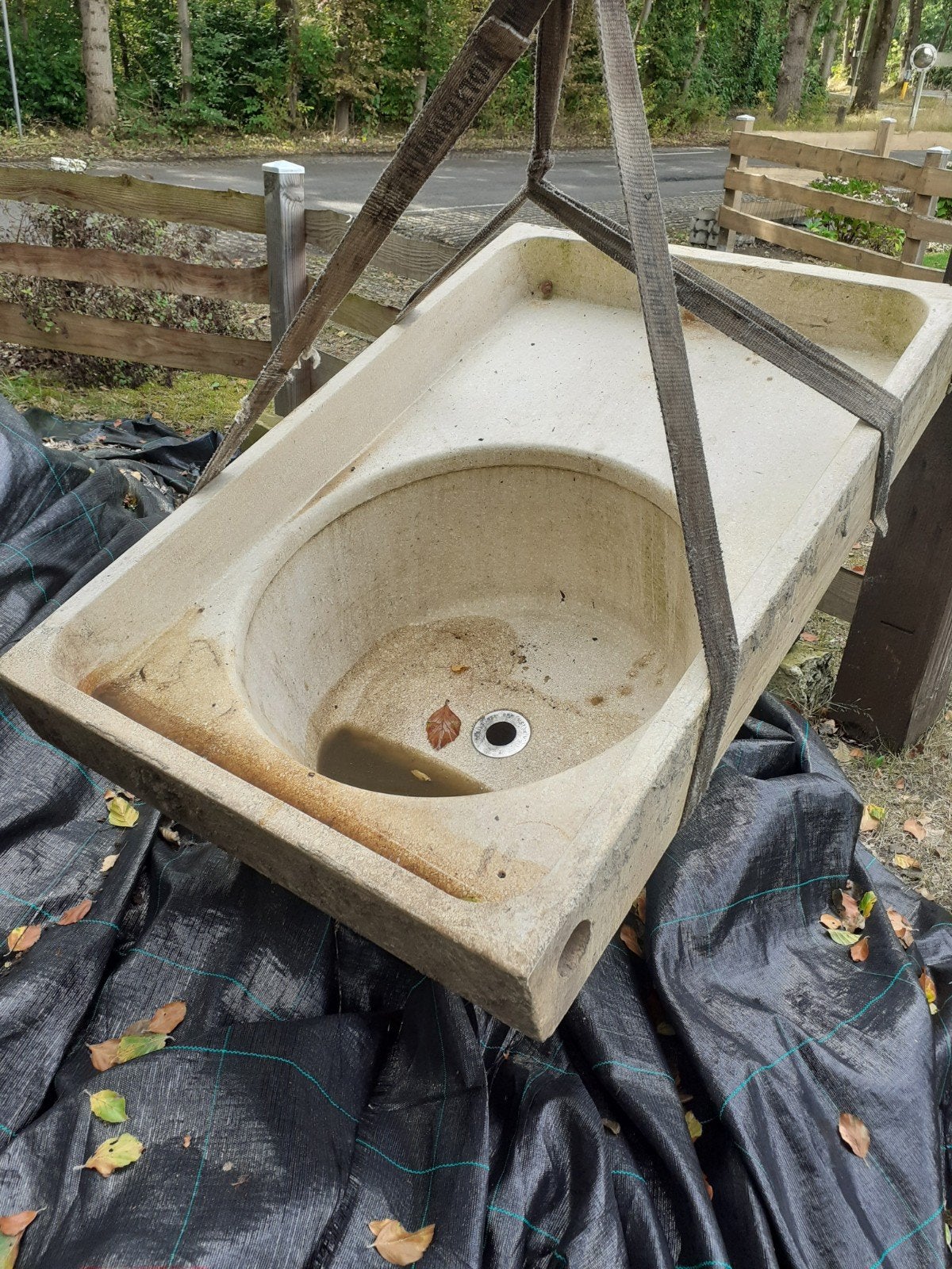 Oude lavet / wasbak, Ophalen
