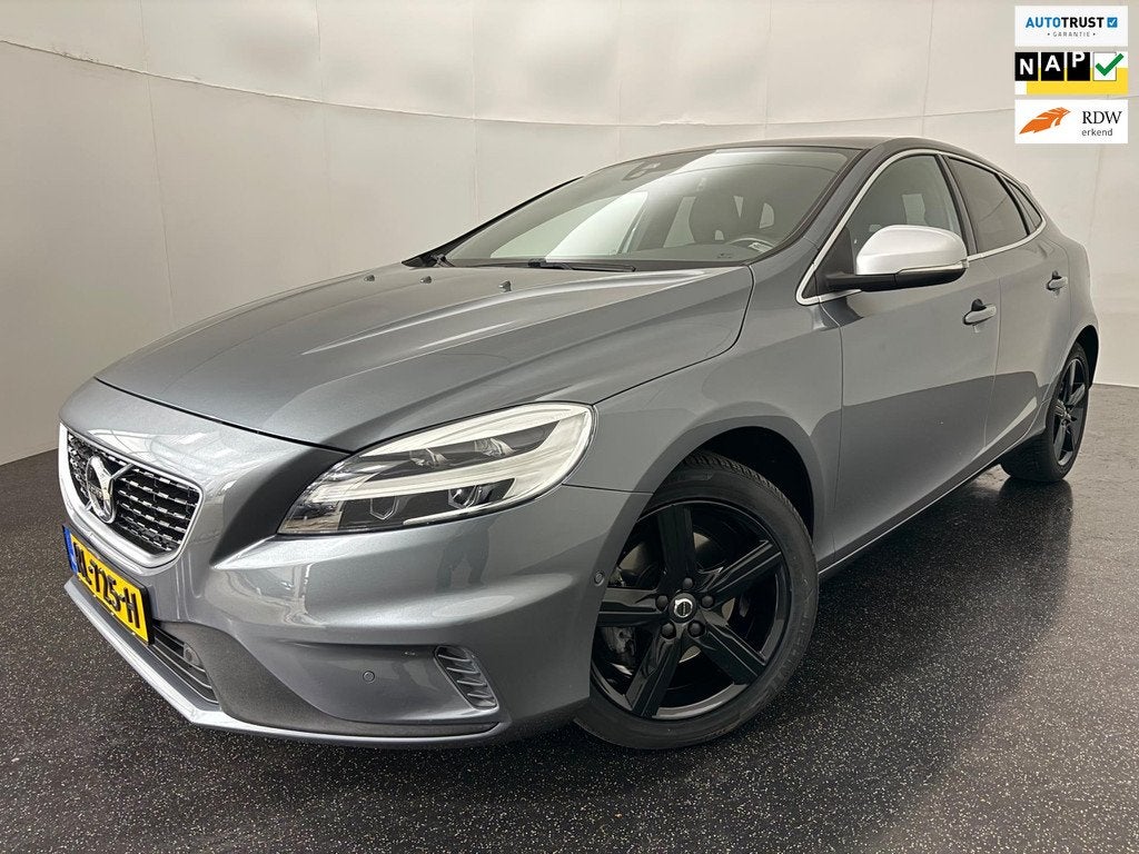 Volvo V40 2.0 T4 R-Design Sport / Pano / Leder / Keyless, Auto's, Volvo, Gebruikt, Bedrijf, Handgeschakeld, 1500 kg