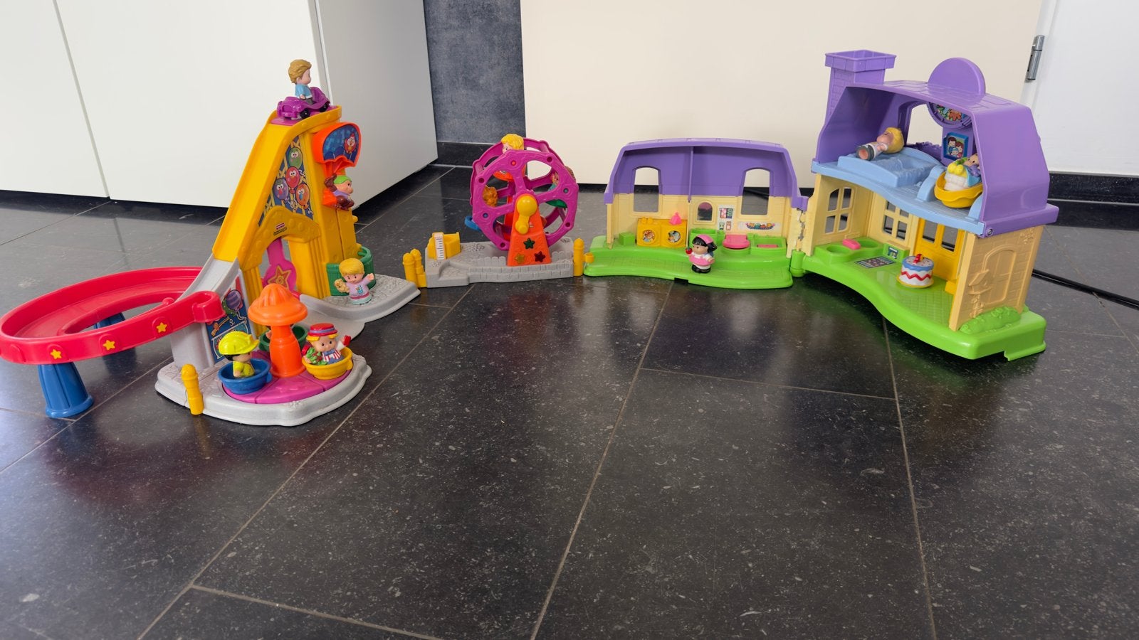 Fisher-Price Little People speelset: pretpark en huis, Ophalen, Gebruikt, Jongen of Meisje
