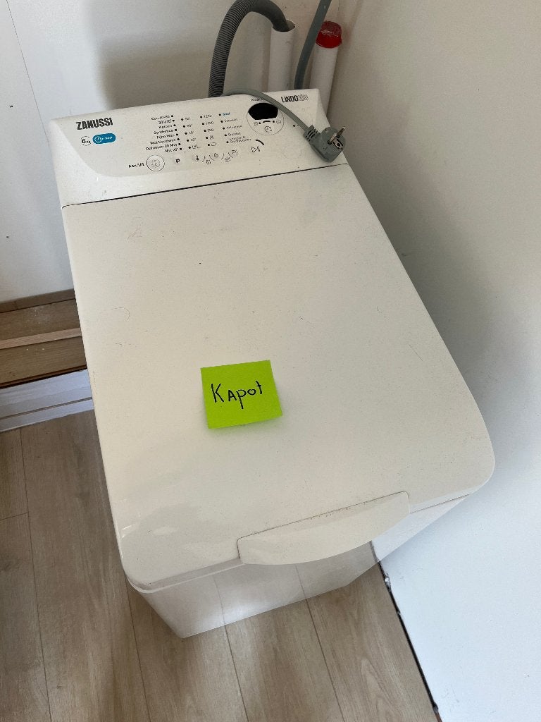 Kapotte Wasmachine (Zanussi Lindo 100), Ophalen, Bovenlader, Niet werkend, 85 tot 90 cm