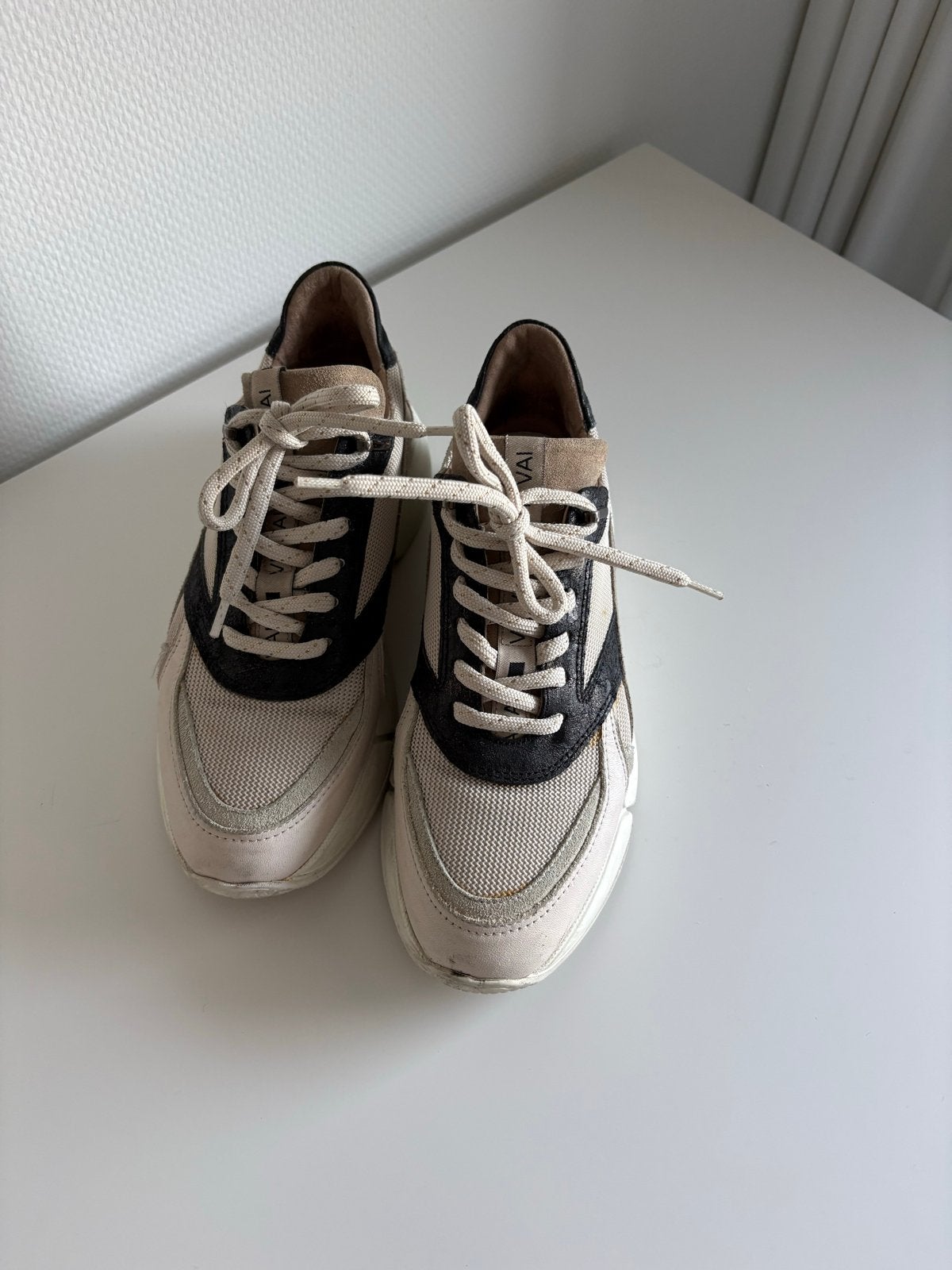 Beige | Taupe sneakers Via Vai | maat 37, Beige, Ophalen of Verzenden, Sneakers of Gympen, Zo goed als nieuw