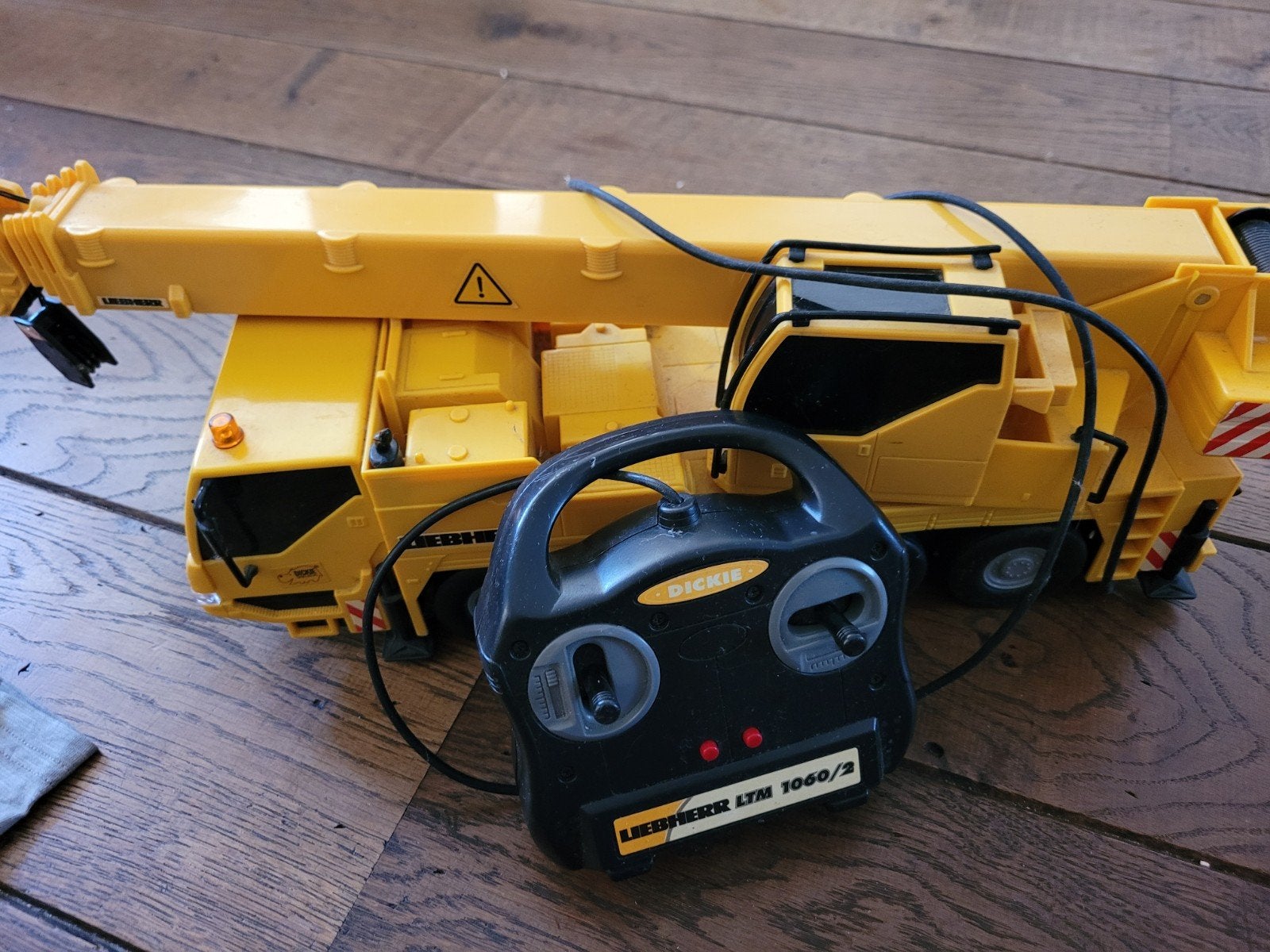Dickie Toys Liebherr LTM 1060/2 Kraanwagen - RC / Kabelbestu, Ophalen of Verzenden, Zo goed als nieuw, Afstandsbediening