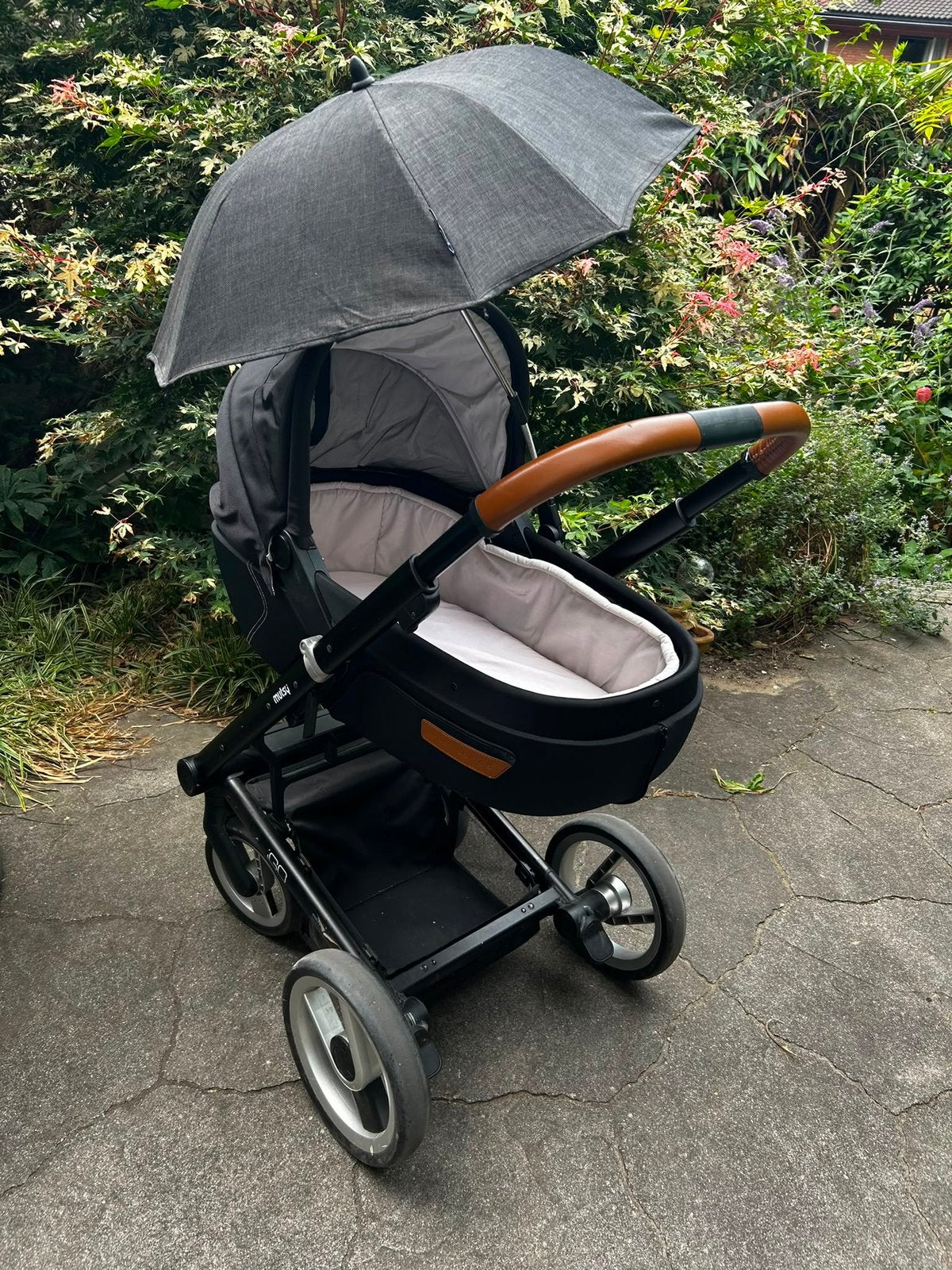 Mutsy IGO kinderwagen met accessoires, Ophalen, Zo goed als nieuw, Mutsy, Met autostoeltje