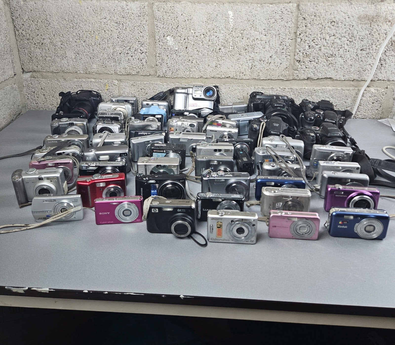 Partij 60 stuks Digitale Camera's Sony, Canon, Fujifilm, JVC, Ophalen of Verzenden, Compactcamera, ., Niet werkend