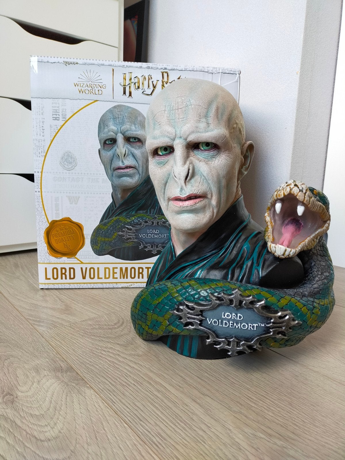 Harry Potter Lord Voldemort & Nagini Buste, Ophalen of Verzenden, Nieuw, Fantasy