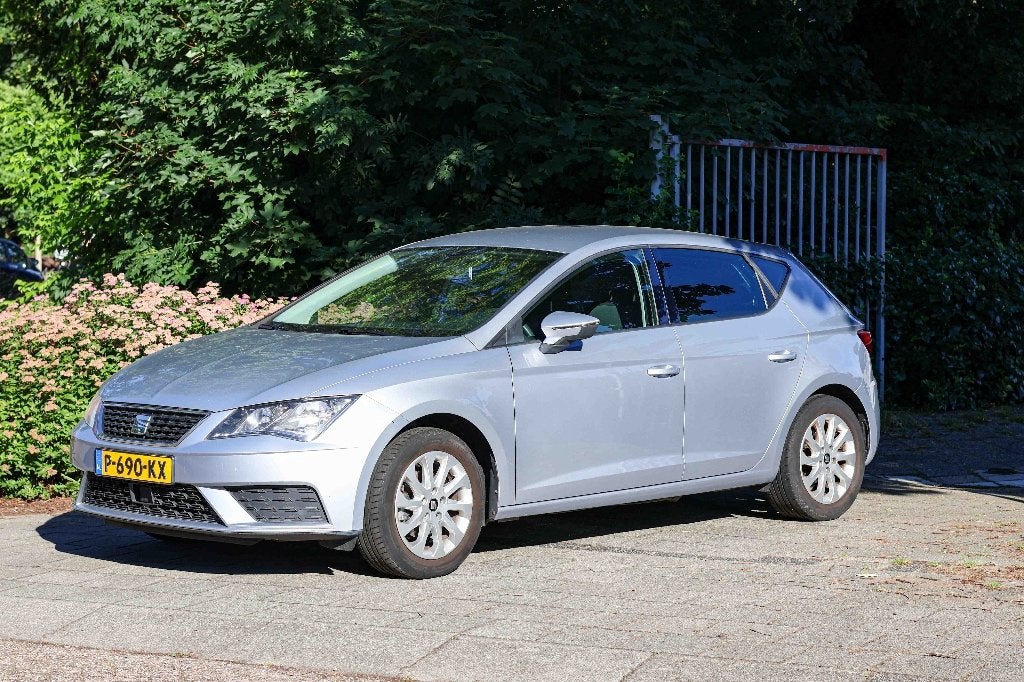 Seat Leon 1.2 TSI 110PK 2017 Grijs, Auto's, Seat, Voorwielaandrijving, Stof, Euro 6, 4 cilinders