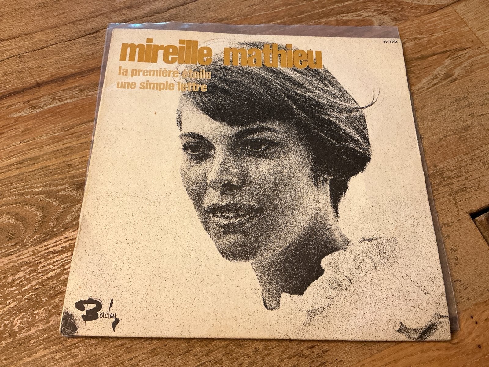 Mireille Mathieu - La Première Étoile / Une Simple Lettre, Gebruikt, Overige genres, 7 inch, Fotohoes