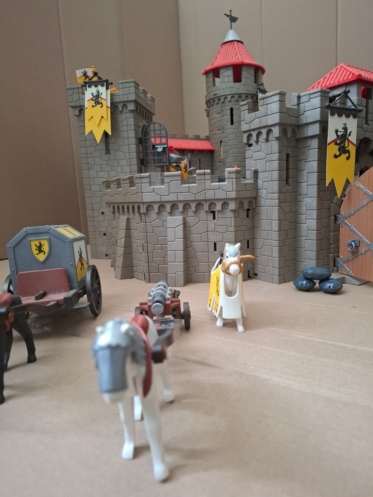Foto 4 van Playmobil Kasteel van de Leeuwenridders 4865 met extra's