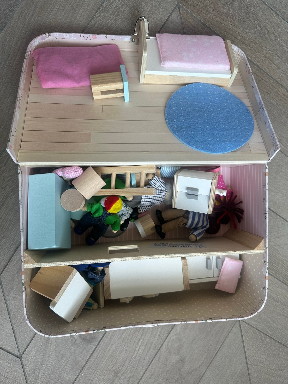 Draagbaar Poppenhuis Koffer met Meubels en Poppen, Ophalen of Verzenden, Gebruikt, Meisje