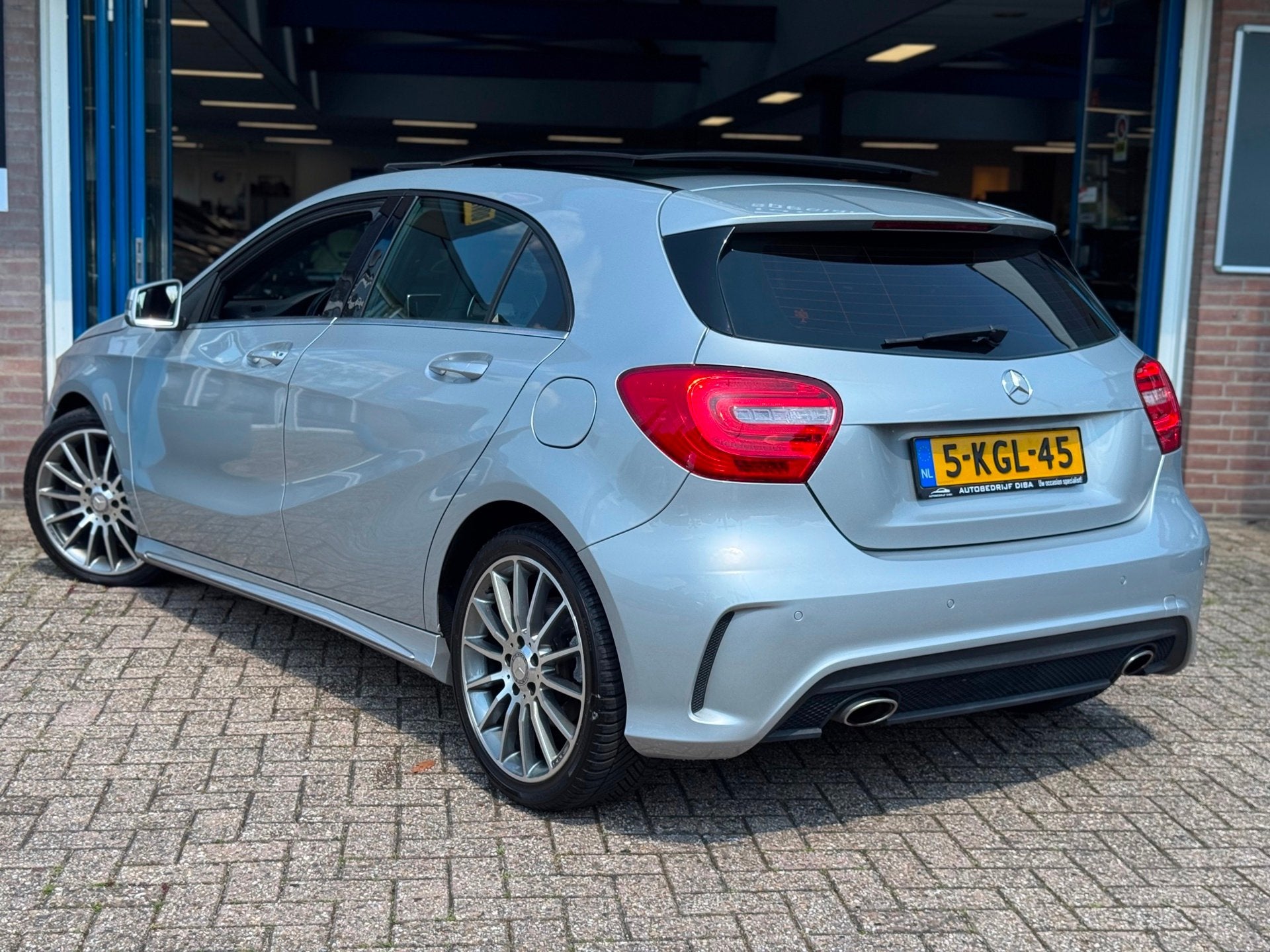 Mercedes-Benz A-klasse 200 AMG 2013 AUT NAVI CLIMA LM NAP, Auto's, Dealer onderhouden, Gebruikt, Bedrijf, Automatische klimaatregeling