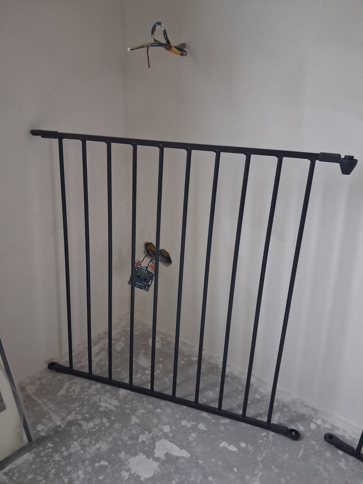 Sterk en stevig metalen traphek/openhaardhek - bijna 2 meter, Kinderen en Baby's, Traphekjes, Overige typen, Ophalen of Verzenden