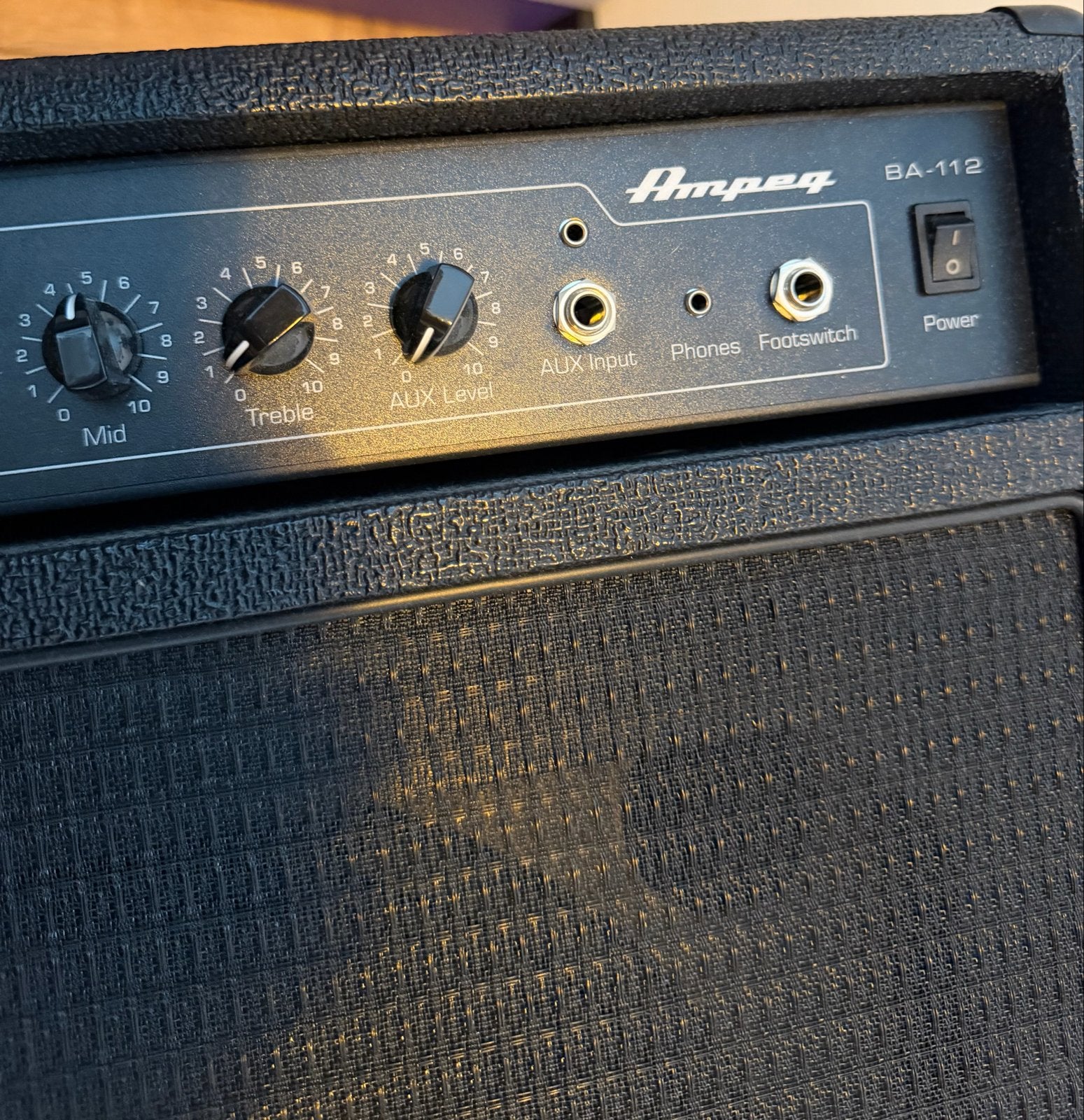 Ampeg BA-112 V2 basgitaarversterker, Ophalen, Zo goed als nieuw, Basgitaar, 50 tot 100 watt