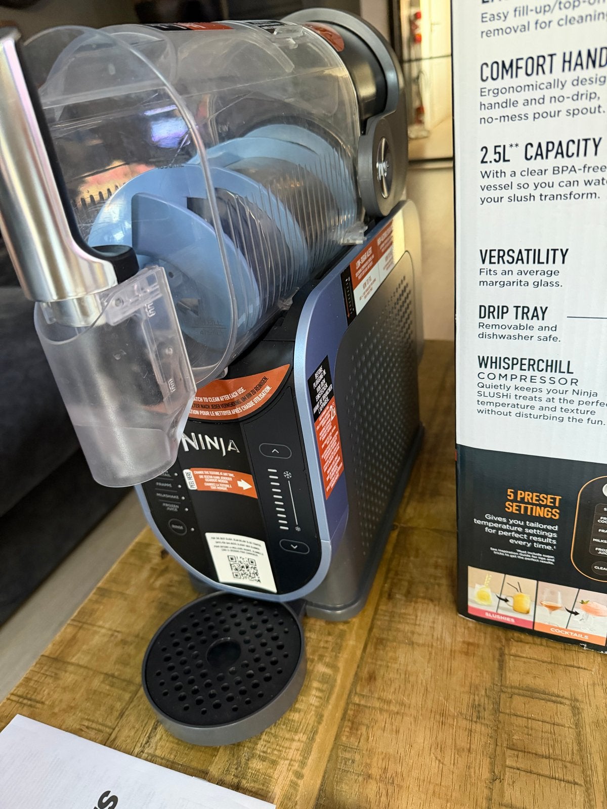 Ninja slush milkshake/frappo machine grijs/blauw, Witgoed en Apparatuur, IJsmachines, Ophalen, Zo goed als nieuw, Zelfvriezend