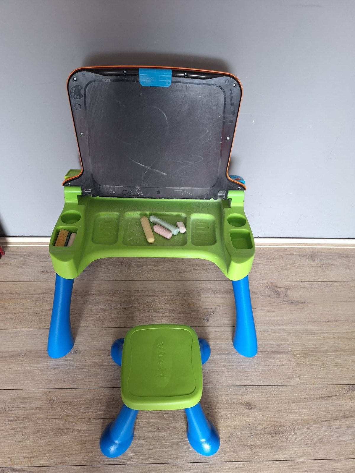 Kinder tafel (leer tafel), Ophalen, Zo goed als nieuw