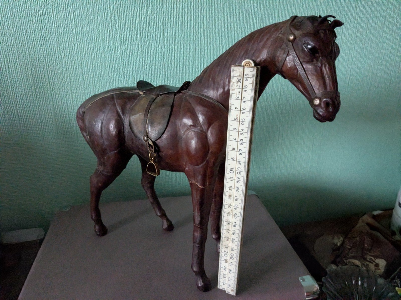 Vintage Leren Paard met Zadel - Decoratief Beeld, Ophalen, 20 - 50 cm, Beeld, Bruin