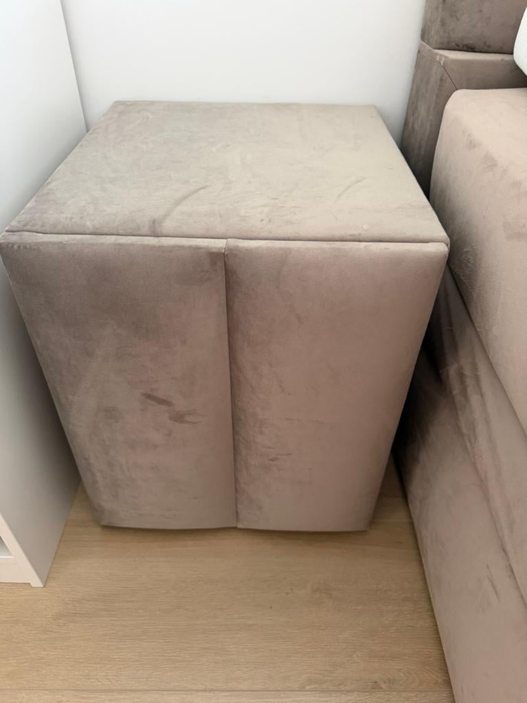 2x Nachtkastjes velvet taupe, Ophalen, Zo goed als nieuw, Tweepersoons