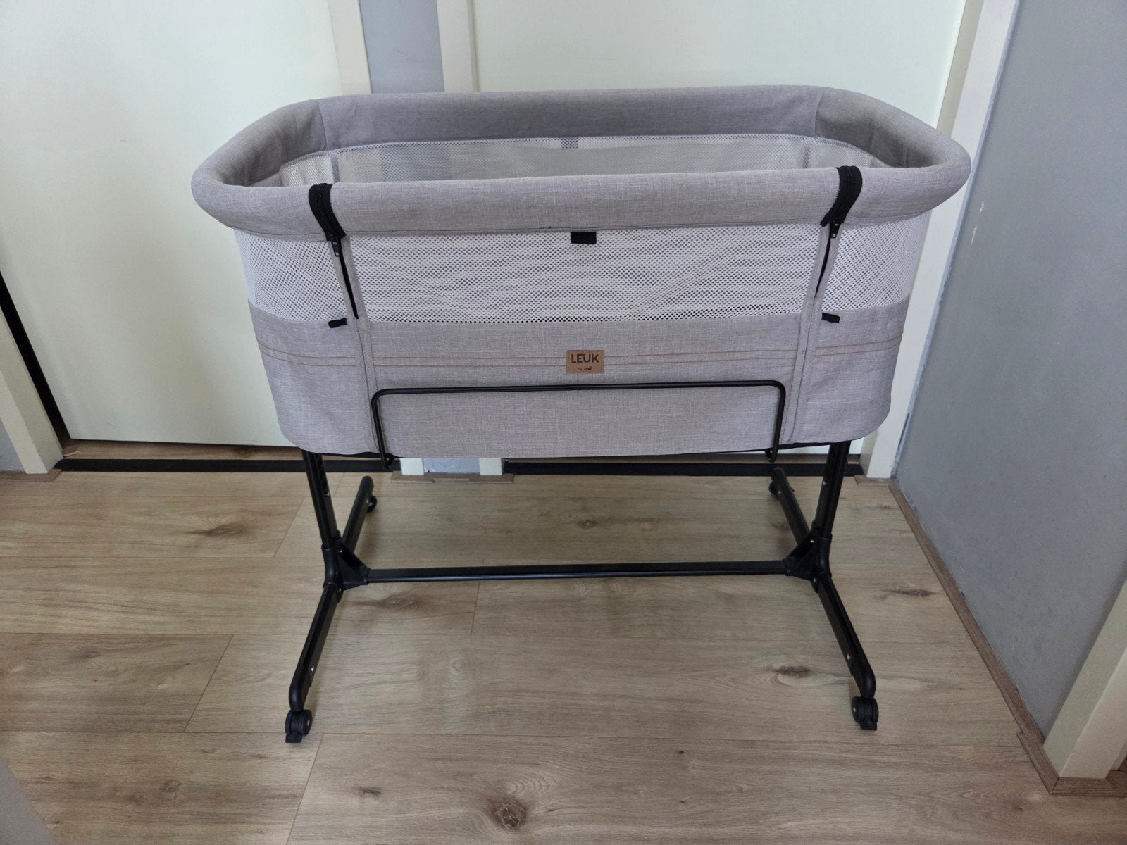 LEUK Co-Sleeper / Wieg - Zo goed als nieuw, Ophalen, Zo goed als nieuw, Wieg