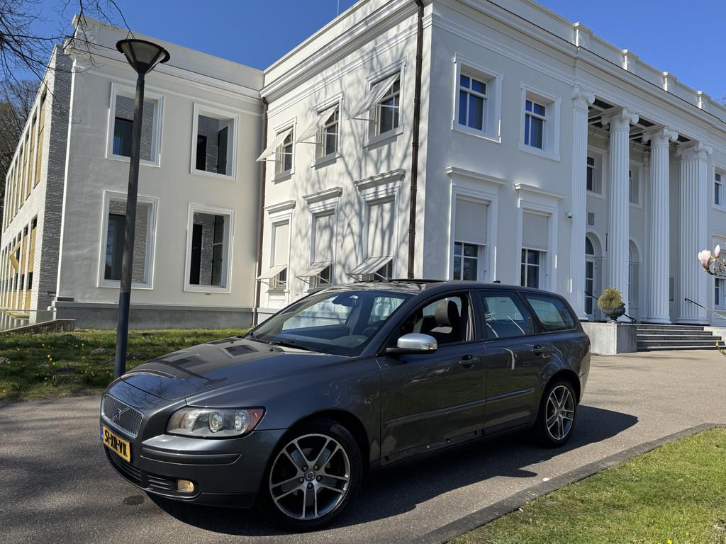 Volvo V50 2.0 SCHUIFDAK, Edition II (bj 2007), Auto's, Voorwielaandrijving, Parkeersensor, 4 cilinders, Zilver of Grijs