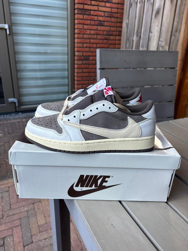 Air Jordan 1 Low Travis Scott Reverse Mocha Maat 39, Bruin, Nieuw, Ophalen of Verzenden, Sneakers of Gympen