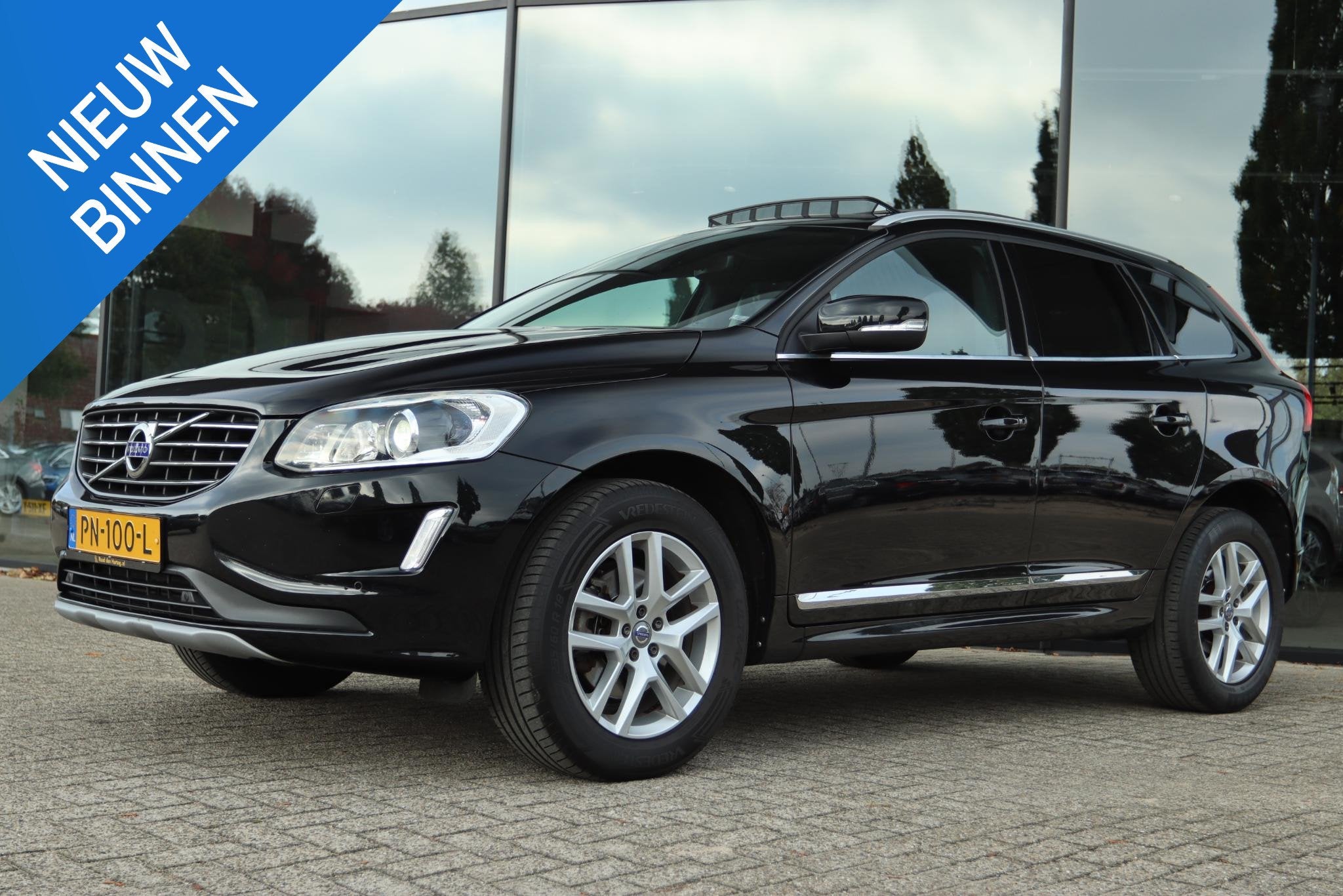 VOLVO XC60 2.0 T5 FWD POLAR+ AUT. | PANO | LEDER | XENON | M, Auto's, 15 km/l, Gebruikt, 4 cilinders, 1969 cc