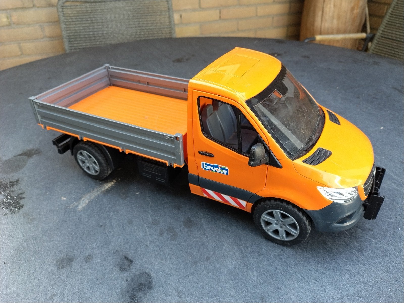 Bruder Mercedes-Benz Sprinter Werkbus met Kiepbak, Ophalen, Zo goed als nieuw