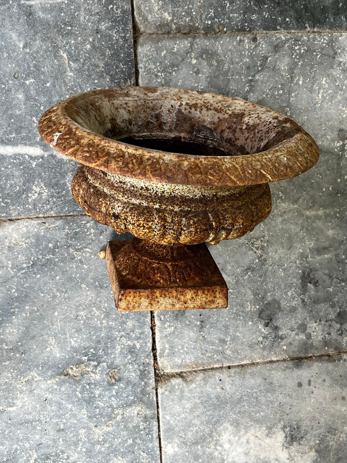 Antieke gietijzeren pot - Tuinvaas ,,optie,,, Ophalen