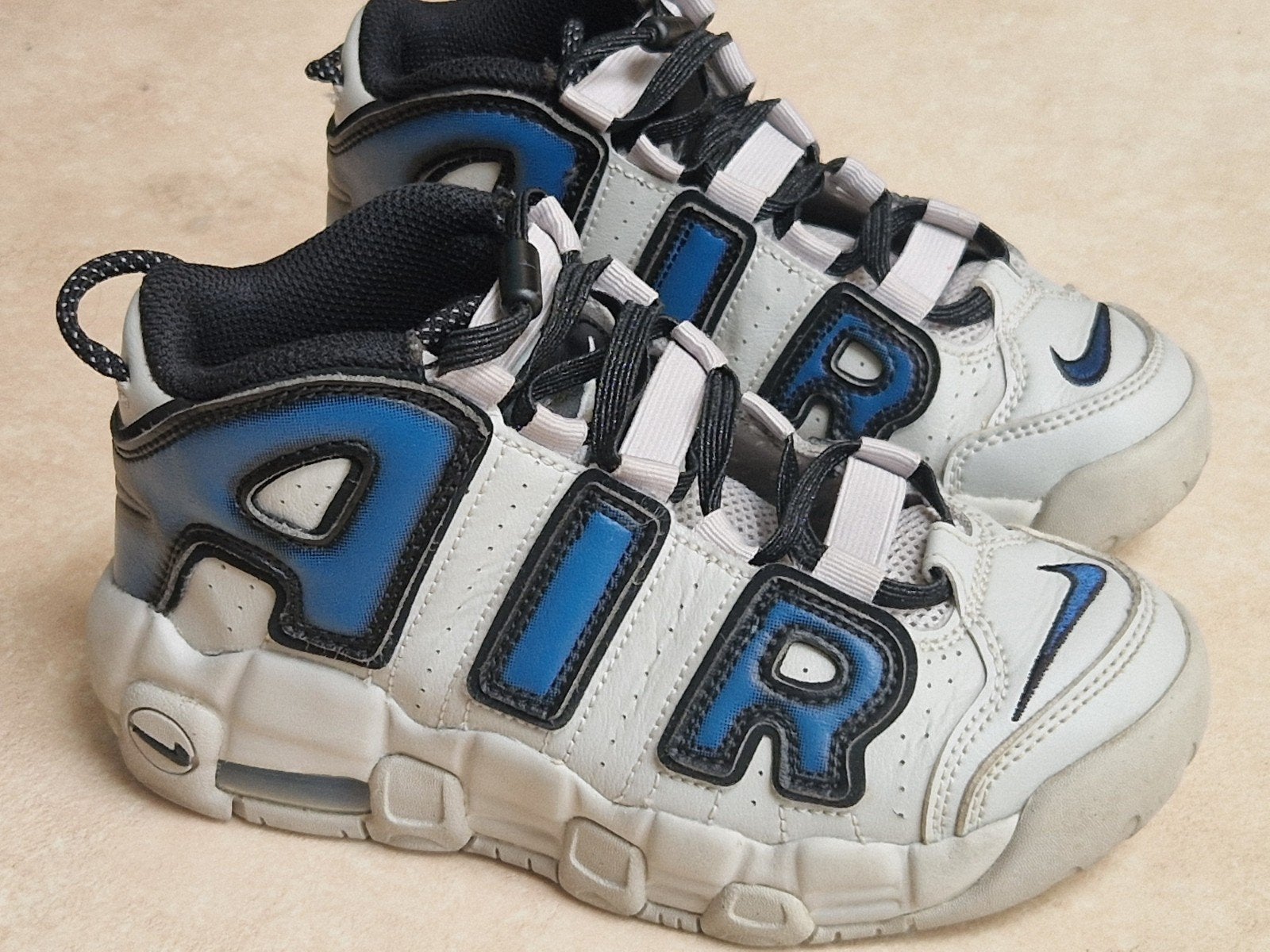 Nike Air More Uptempo - Maat 35 - Blauw/Wit, Ophalen of Verzenden, Zo goed als nieuw, Nike, Jongen of Meisje