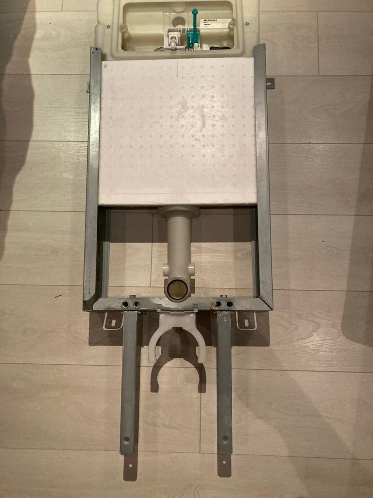 Geberit inbouwreservoir met drukplaat, Ophalen, Gebruikt, Toilet
