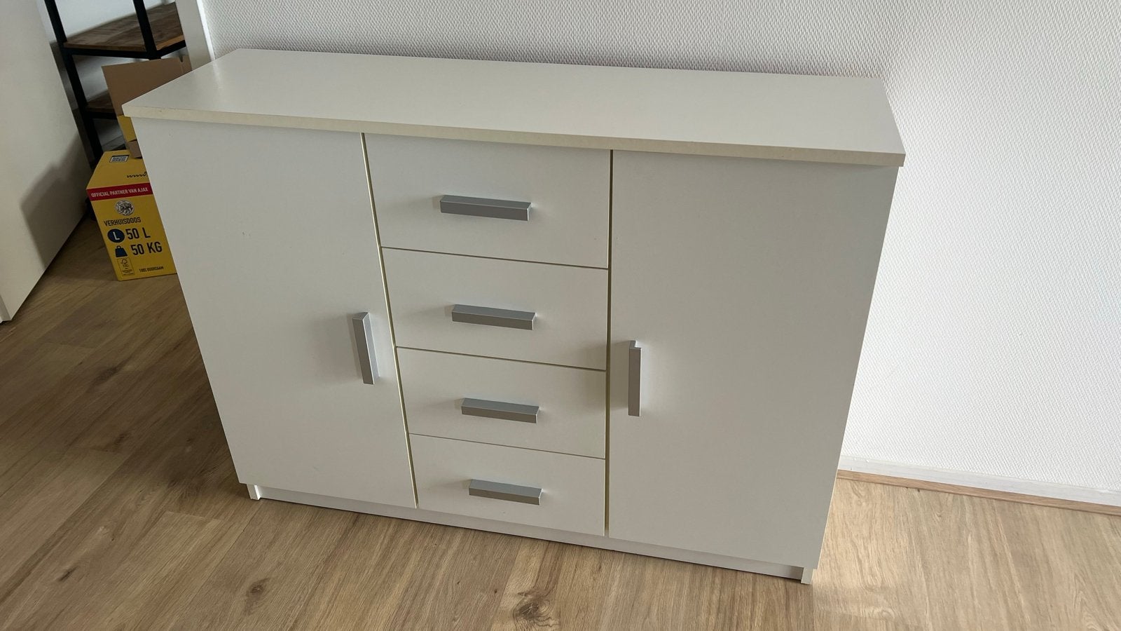Witte ladekast/dressoir met deuren, Ophalen, Overige materialen, Gebruikt, 100 tot 150 cm
