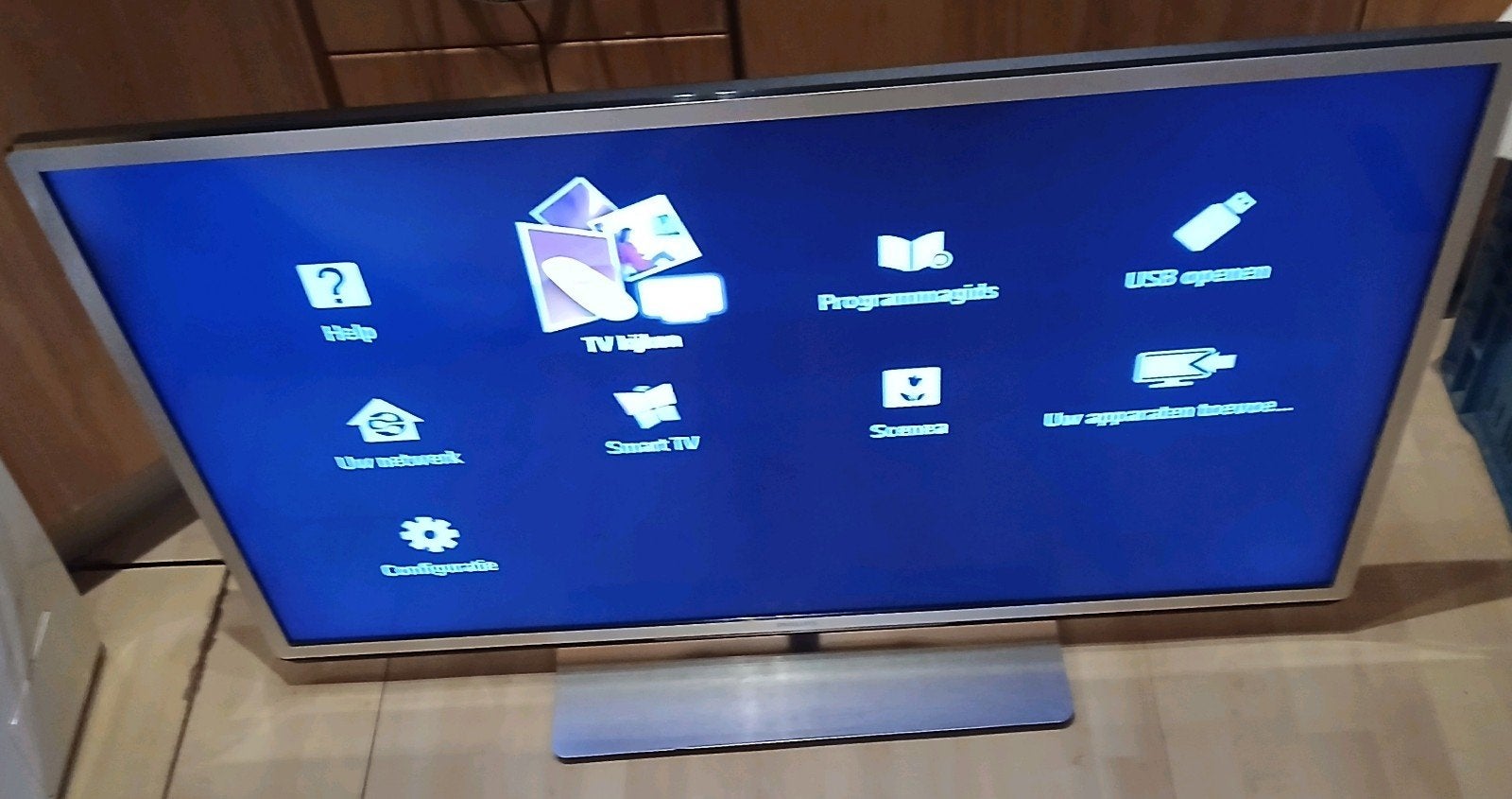 phillips  46 inch tv, Ophalen, Gebruikt