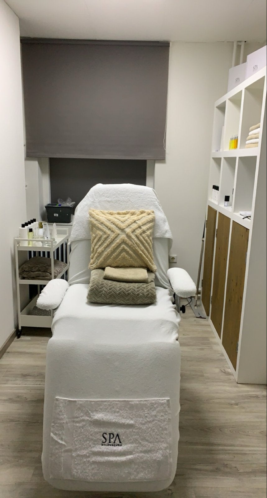 Elektrische behandelstoel / pedicure stoel/ schoonheidssalon, Ophalen, Gebruikt, Massagestoel of Kussen