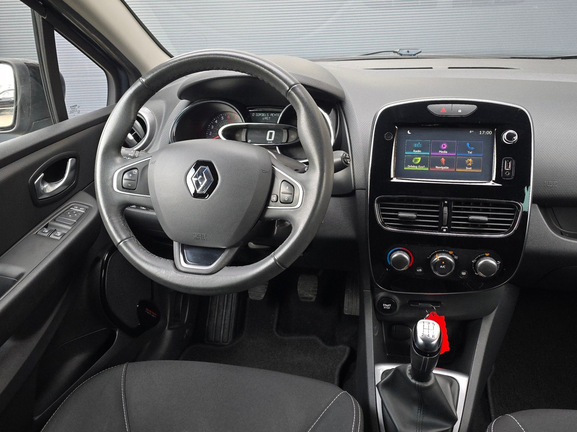 Renault Clio 0.9 TCe Limited Airco |Cruise |Pdc |Nap, Voorwielaandrijving, 898 cc, Gebruikt, 49 €/maand