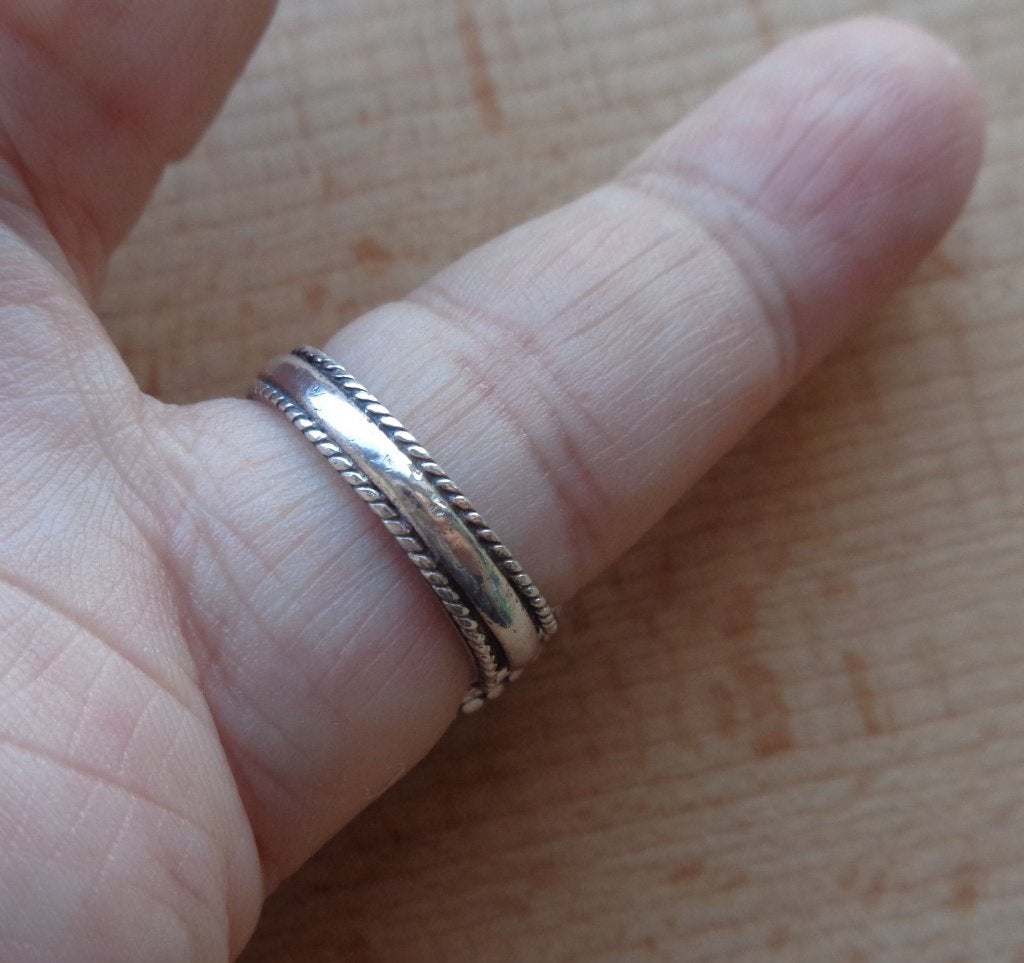zilveren sierlijke ring met zwarte steen [548], Verzenden, Dame, Zilver, Zilver