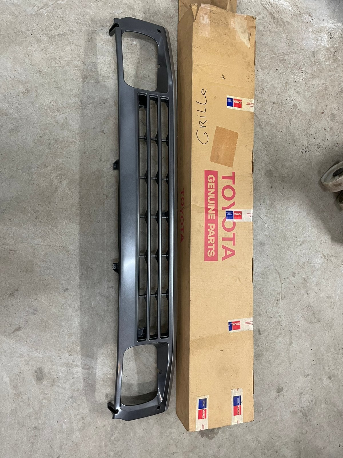 Toyota dyna 100 lh80 h8 gril nieuw 53111-95a02, Auto-onderdelen, Ophalen of Verzenden, Nieuw, Toyota