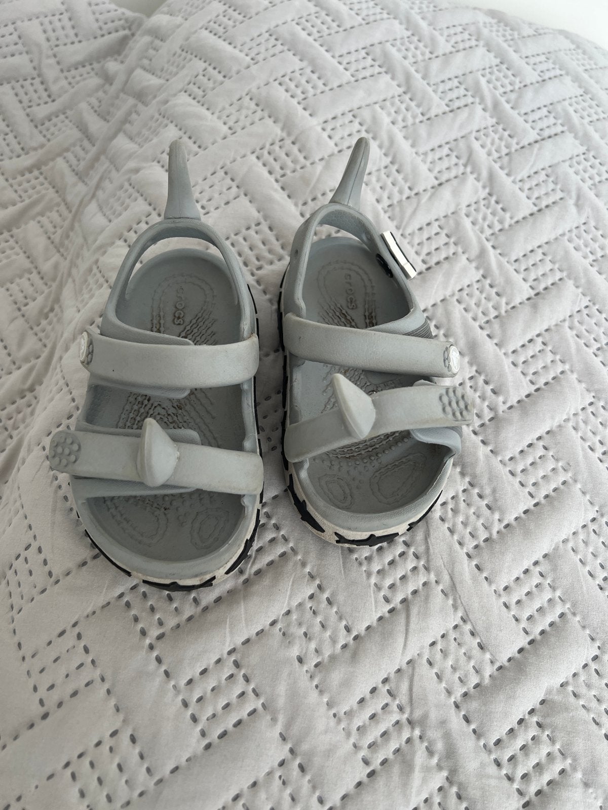 Crocs sandalen met haaienprint - Maat 6, Ophalen, Gebruikt, Jongetje of Meisje, Schoentjes