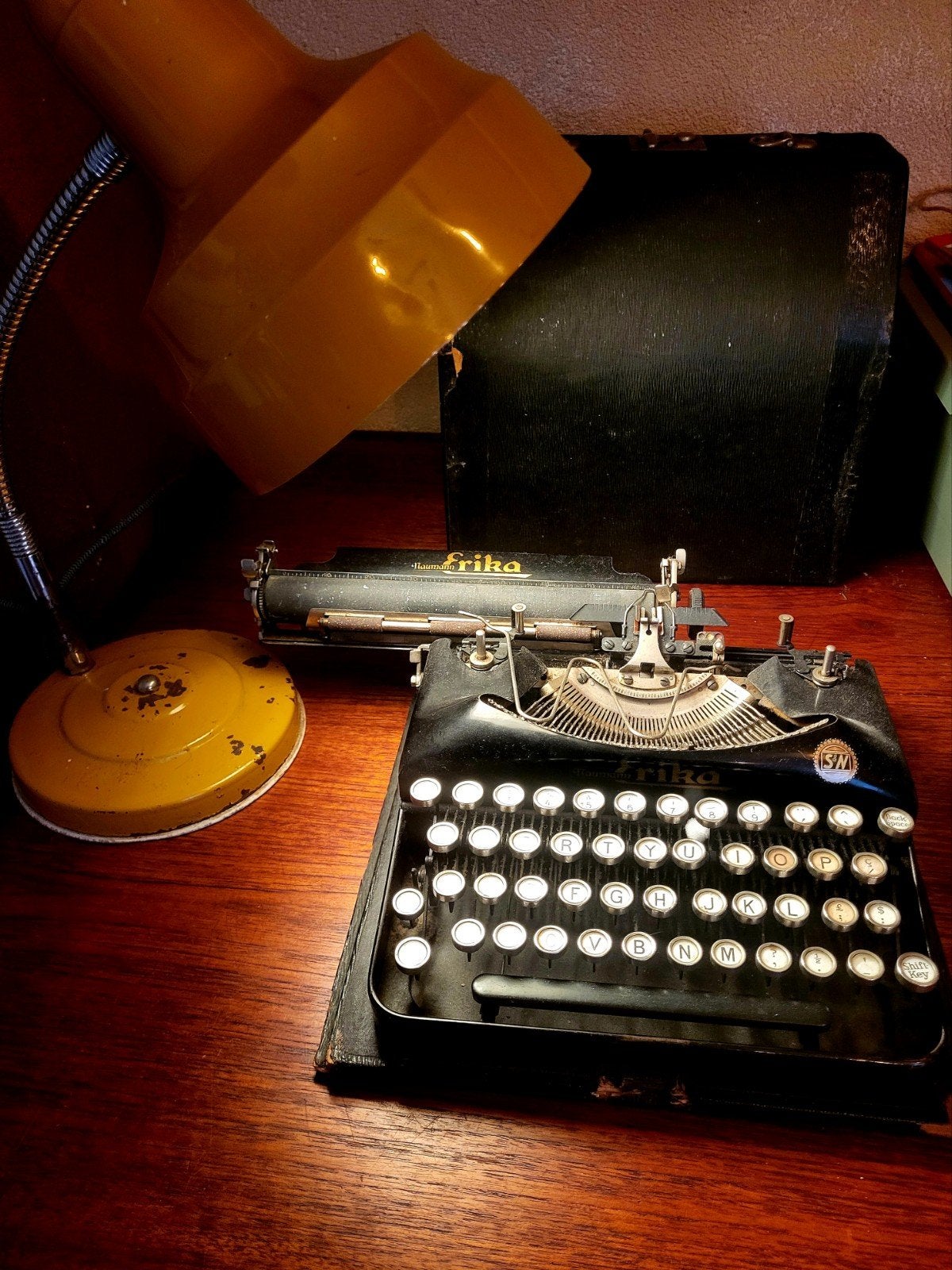 Niet werkende oude typemachine: voor decoratie, Ophalen of Verzenden, Huis en Inrichting